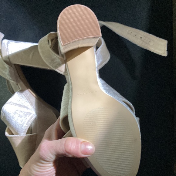 Heels - Picture 6 of 7